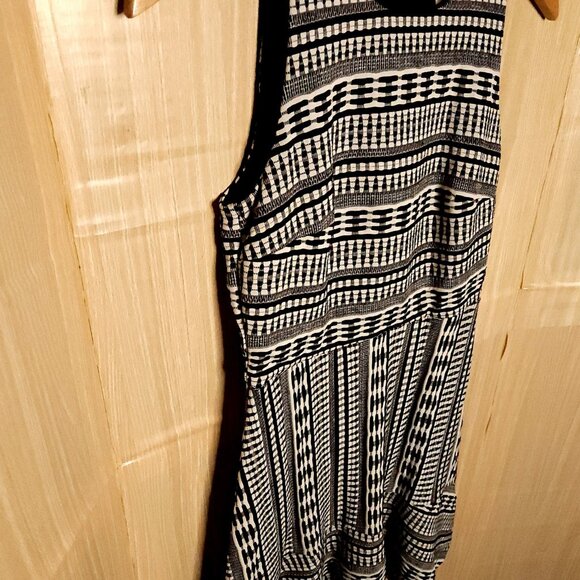 Loft Petite Black White Knit Geometric Fit Flare Dress 4P - Picture 3 of 6